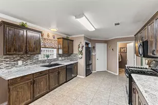 9411 Abbotshall Ln, Houston, TX 77044 - Photo 17