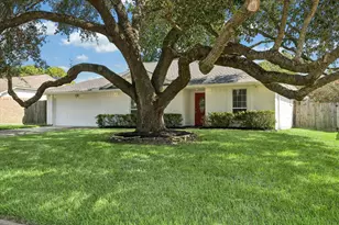 608 Tanglewood Dr, Friendswood, TX 77546 - Photo 3