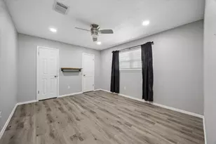 608 Tanglewood Dr, Friendswood, TX 77546 - Photo 13