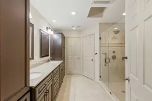 9203 S Pass Ln, Houston, TX 77064 - Photo 13