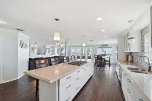 7712 Channelview Dr, Galveston, TX 77554 - Photo 7