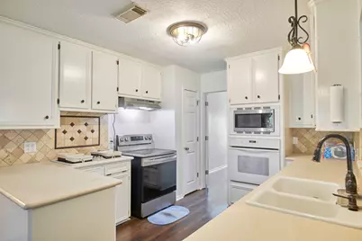 729 Newman Street, Angleton, TX 77515 - Photo 7