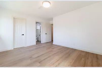 5007 Edfield Street, Houston, TX 77033 - Photo 31