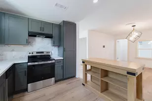 5007 Edfield St, Houston, TX 77033 - Photo 11
