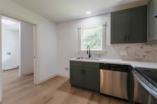 5007 Edfield St, Houston, TX 77033 - Photo 15