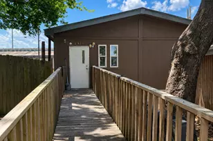 2910 Fairbanks St, Houston, TX 77026 - Photo 3