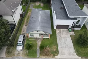 821 E 38th St, Houston, TX 77022 - Photo 3