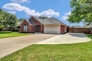 218 Lexington Ave, Clute, TX 77531 - Photo 1