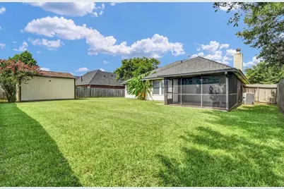 218 Lexington Avenue, Clute, TX 77531 - Photo 31