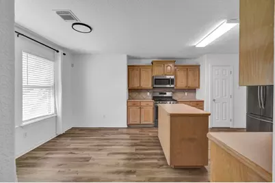218 Lexington Avenue, Clute, TX 77531 - Photo 5