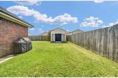 218 Lexington Avenue, Clute, TX 77531 - Photo 25