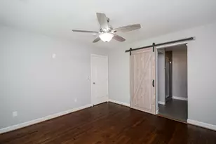 7926 Ridgeview Dr, Houston, TX 77055 - Photo 9