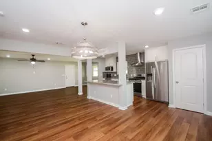 7926 Ridgeview Dr, Houston, TX 77055 - Photo 3