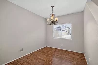 1633 Nichole Woods Drive, Houston, TX 77047 - Photo 9
