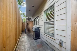 544 Bomar St, Houston, TX 77006 - Photo 17