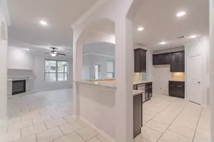 11 Sawbridge Cir, The Woodlands, TX 77389 - Photo 9