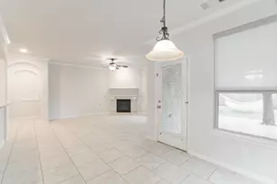 11 Sawbridge Cir, The Woodlands, TX 77389 - Photo 23