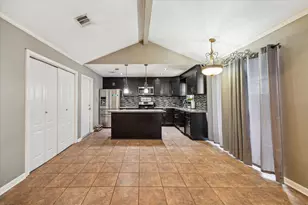 5923 Pine Needle Ln, Pasadena, TX 77505 - Photo 5