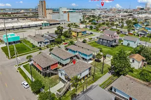 710 35th St, Galveston, TX 77550 - Photo 25