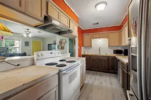 603 Briarwood Dr, Baytown, TX 77520 - Photo 11