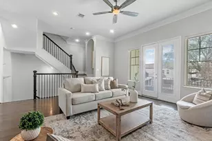 1010 W 24th St, Houston, TX 77008 - Photo 3