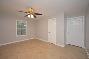 10338 Flaxman St, Houston, TX 77029 - Photo 9