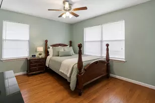 10922 Ivyridge Rd, Houston, TX 77043 - Photo 9