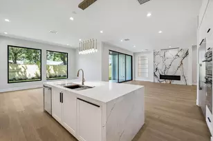 1014 Gardenia Dr, Houston, TX 77018 - Photo 9