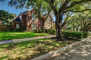 502 Lake Bend Dr, Sugar Land, TX 77479 - Photo 9