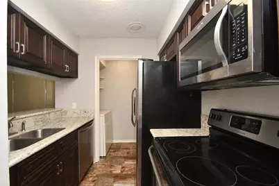 700 Thicket Lane #704, Houston, TX 77079 - Photo 11