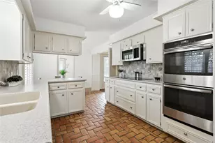 2618 Fontana Dr, Houston, TX 77043 - Photo 15