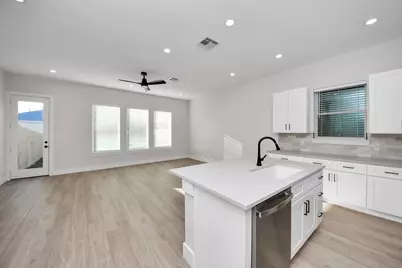 8306 Comal Street #B, Houston, TX 77051 - Photo 5