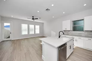 8306 Comal St, Houston, TX 77051 - Photo 5