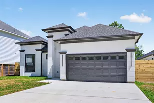 1424 Flamingo St, Conroe, TX 77385 - Photo 3