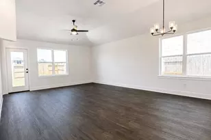 2039 Emerald Lk Trl, Dayton, TX 77535 - Photo 5