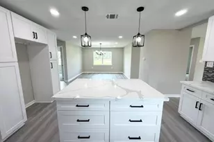 2626 Woodland St, La Marque, TX 77568 - Photo 3