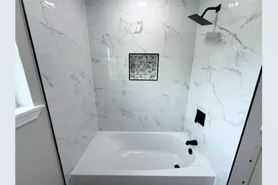 2626 Woodland Street, La Marque, TX 77568 - Photo 9