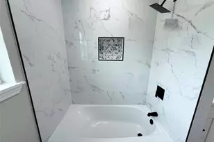 2626 Woodland St, La Marque, TX 77568 - Photo 9