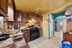 7807 Melrose St, Houston, TX 77022 - Photo 13