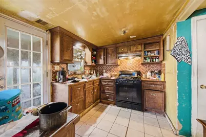 7807 Melrose Street, Houston, TX 77022 - Photo 9
