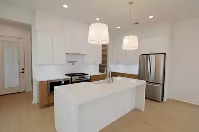 136 E 37th Street, Houston, TX 77018 - Photo 9