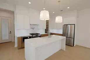 136 E 37th St, Houston, TX 77018 - Photo 9