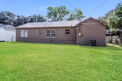 706 E Humble Street, Baytown, TX 77520 - Photo 17