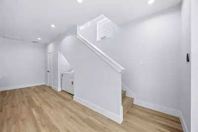 4138 Larkspur Street #B, Houston, TX 77051 - Photo 7