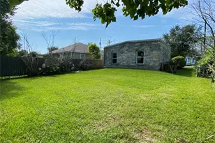 3815 Putnam Dr, Bacliff, TX 77518 - Photo 5