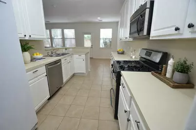 226 W Stedhill Loop, Conroe, TX 77384 - Photo 3