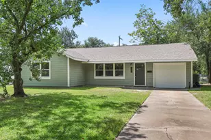 715 20th Ave N, Texas City, TX 77590 - Photo 1