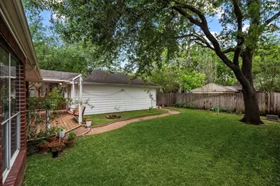 1103 Glendale Drive, Sugar Land, TX 77479 - Photo 3