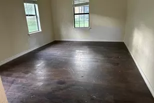 129 New York Ave, Lakehills, TX 78063 - Photo 13