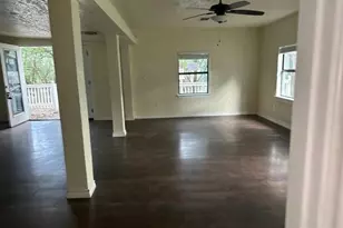 129 New York Ave, Lakehills, TX 78063 - Photo 9